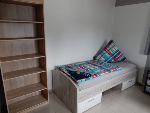 Bett 1